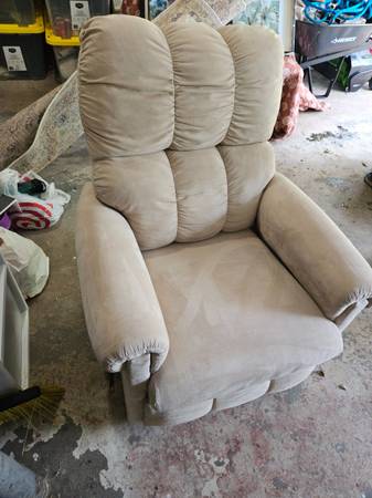 Reclining Chair 1