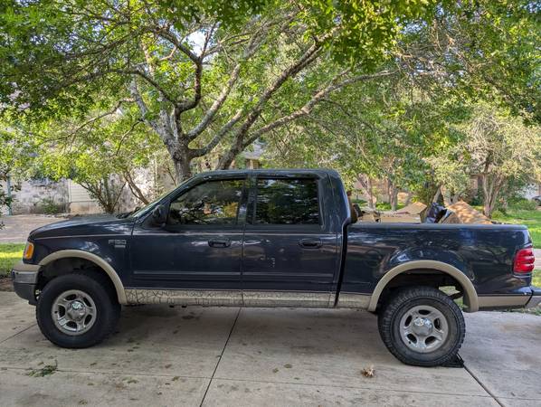 2001 Ford F-150 Lariat 4X4 - Photo 3