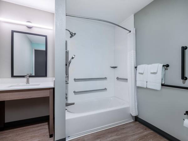 $399 / 1br - TVs with Closed Captioning, Accessible van parking, Digital Room Key (490 W Blackstock Rd, Spartanburg, SC)63661221670147123