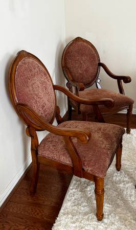 2 Classic Chairs 1