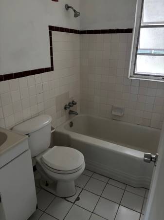 $2,300 / 2br - 950ft2 - Duplex (Village of Biscayne Park)63825138614019124