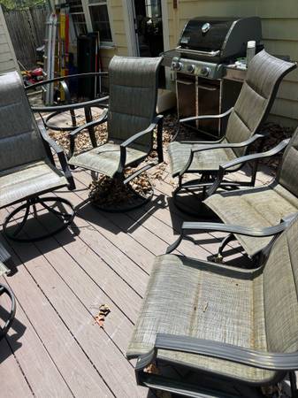6 swivel patio chairs 1