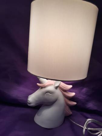 Unicorn Table Lamp Very Like New 1
