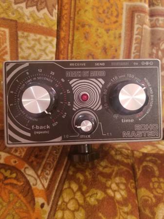 Death by audio Echo Master w mic stand clip 1