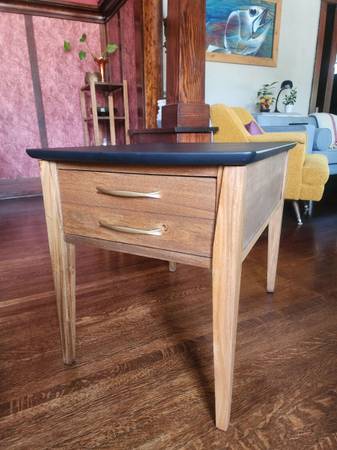 Vintage MCM End Table 1