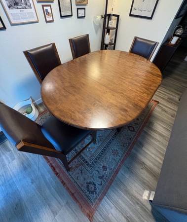 Expandable Oval Dining Table Set + 4 Chairs (Solid Wood) 1