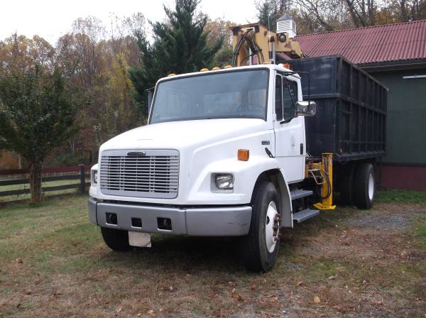 2000 Freightliner FL 70 1
