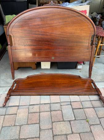 Vintage full size bed 1