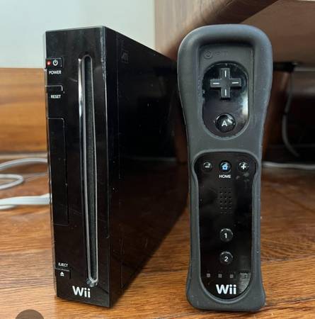 Black Nintendo Wii 1