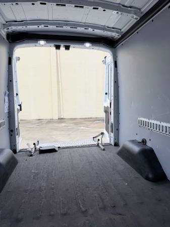 2018 Ford TRANSIT 150 VAN - Photo 13