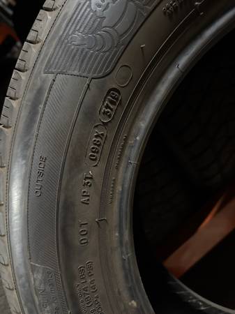 225-65-17 Michelin x tour 1