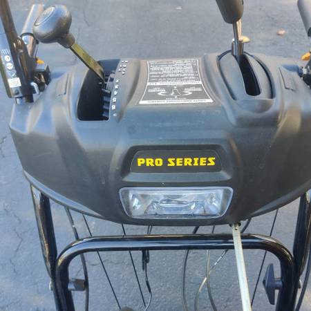 Craftsman Pro Series 28" Snowbower 1