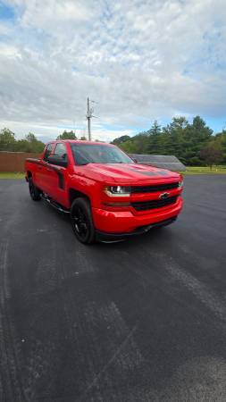 2017 Chevrolet Silverado - Photo 3
