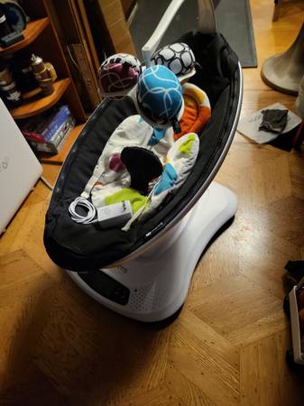 4 mom's  mamaroo multi motion babyswing/chair 1