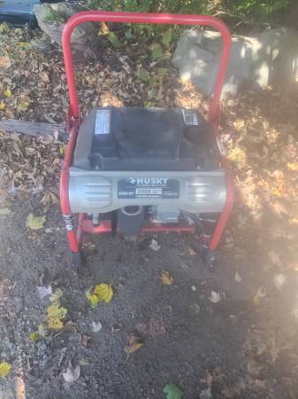 Husky 5000 watts, 6250 starting watts generator. Like new, hardly used 1