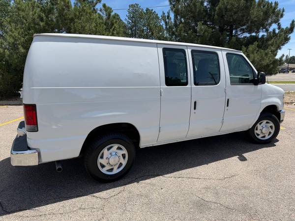 2011 Ford Econoline E150 - Photo 4