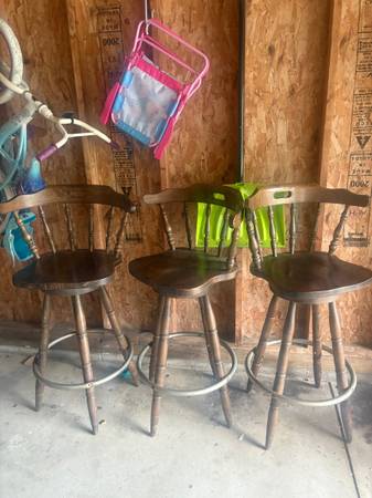 3 bar stools 1