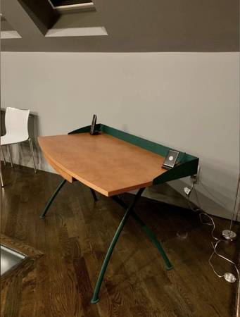 RARE Postmodern Collector's Fly Line Petite Desk Italy BRAND NEW OBO 1
