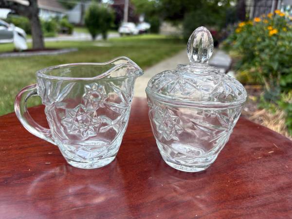 Vintage Anchor Hocking Creamer Pitcher and Covered Sugar Bowl Set 1