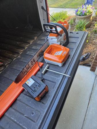 New Never Used Sthil MSA 300C 20" Saw, Charger &Battery 1
