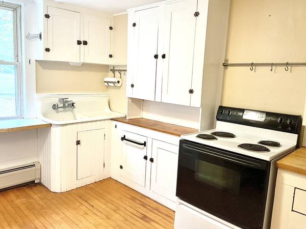 $1,795 / 2br - 1000ft2 - Country Setting, Charm, Heat & HW Included (Montague)64017045206273120