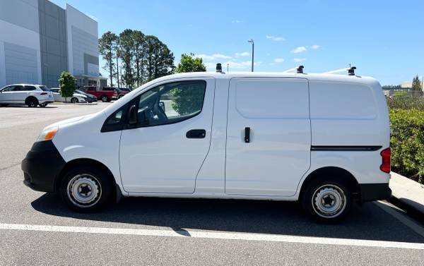 2015 Nissan NV200 SV - Photo 2
