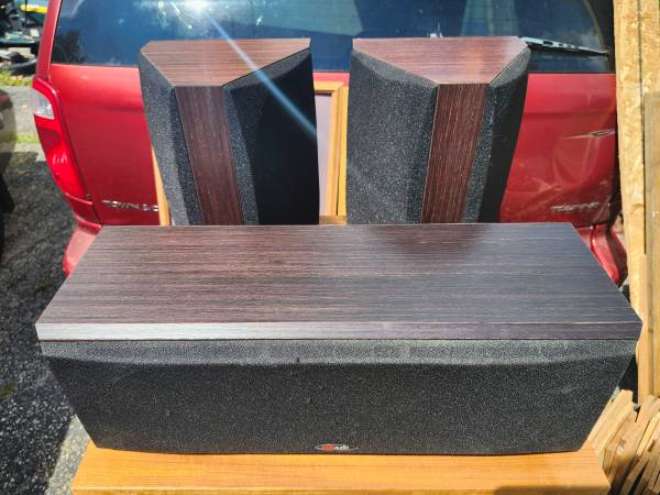 Polk Audio Center & Surround Speakers 1