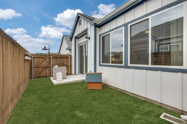 $1,569 / 1br - 637ft2 - Granite countertops, Fire pit, Full-size washer and dryer (Fossil Creek)63796477300353123