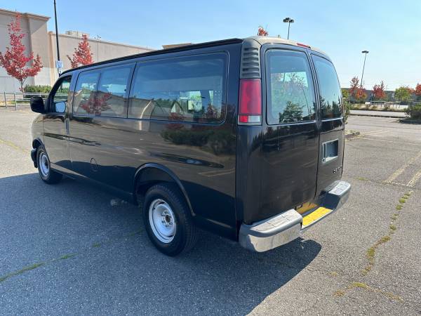 2002 Chevrolet Express G2500 - $5,900 (bitterlake)63470887435905122