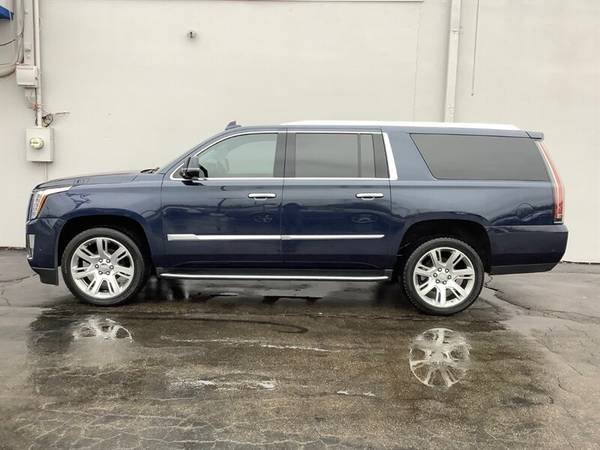 2019 Cadillac Escalade ESV Luxury - $28,995 (CREST HILL)63618690054403122