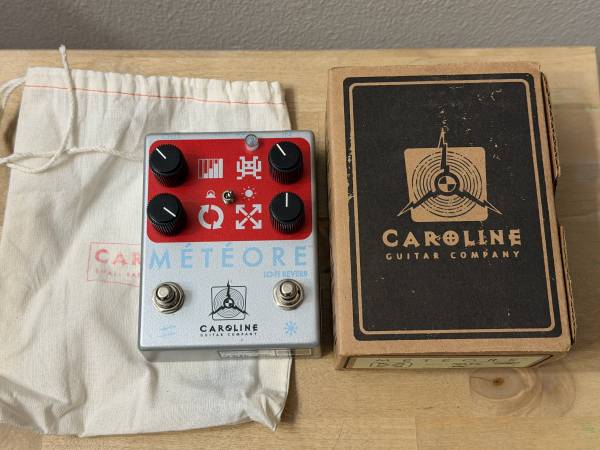 Caroline Guitar Company Météore Lo-fi Reverb Delay Effect Pedal