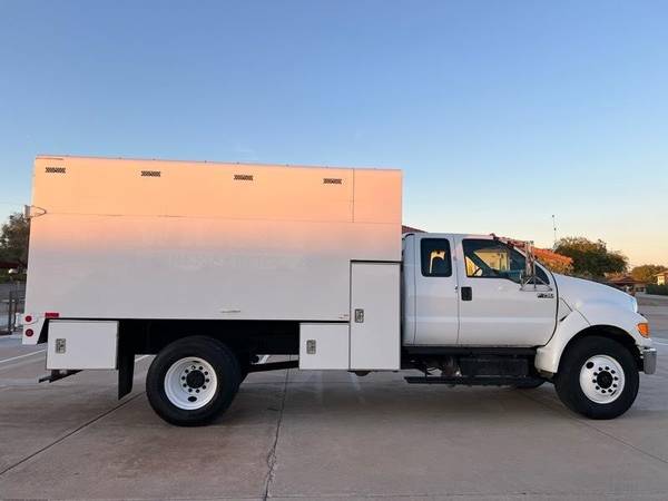 2015 Ford F-750 - Photo 8