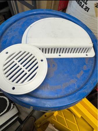 4- enclosed cargo trailer side vents new 1