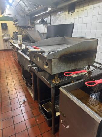 Used Restaurant Equipment Auction and furniture char grill — $100 in eastern CT