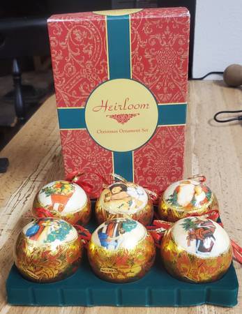 Heirloom Christmas Decoupage Ornaments set of 6 with Original Box 1