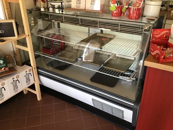 Diamond Refrigerated Display Case 1