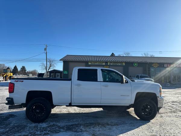 2019 CHEVROLET SILVERADO LT 1