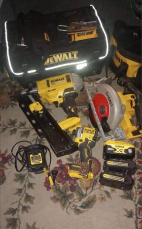DeWalt 20v Max framing tools 1