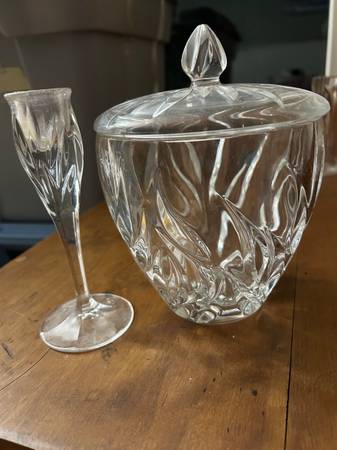 Gotham - Crystal Star Blossom Biscuit Bowl and Candlestick 1