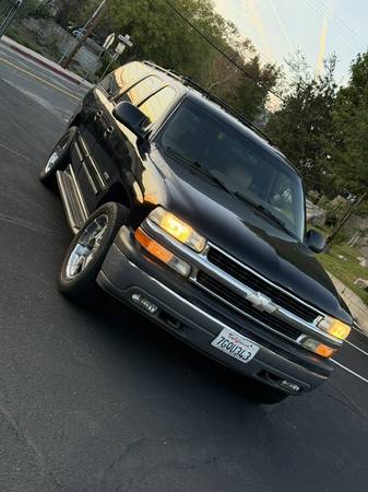 2000 chevy suburban 1