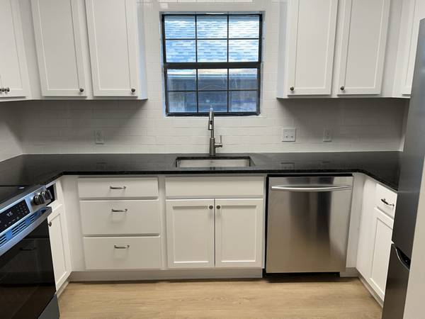 $1495.00 / 2br - 1100ft2 - Newly Remodeled 2-Bed, 2-Bath Home with Modern Comfort & Charm64037557838594120