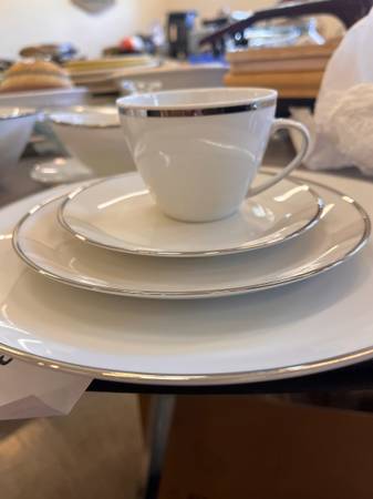 Perfect Condition Vintage Prudential China Set for 8 1