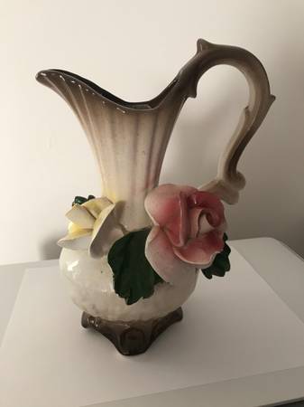 CAPODIMONTE PITCHER 1