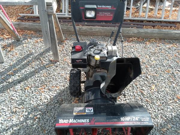 MTD E665E Self Propelled 24" Snow Thrower  --- OBO 1