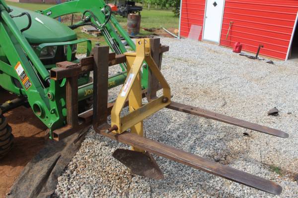 Middle buster plow 1