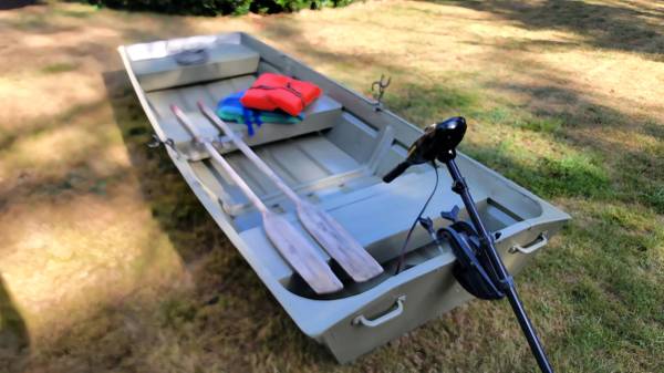 10' embarcación de aluminio Jon con motor eléctrico MinnKota de 30 libras de empuje - $650 (Auburn)63471419104257122