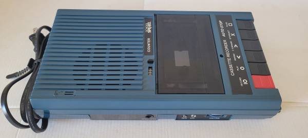 School Smart SS-1302 Cassette Recorder and Player 1