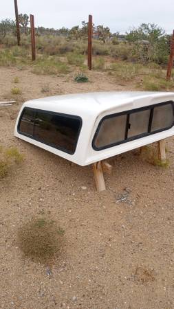 LEER truck bed topper / camper shell 1