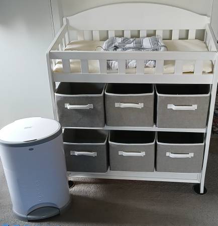 GOOD DEAl! Changing table with storage boxes,Decor plus and sleep sack - $65 (Arligton)63471145900163120