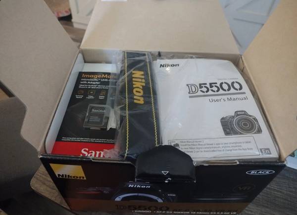 Nikon D5500 24.2MP Digital SLR Camera -Black Kit w/ Lens + Extras 1